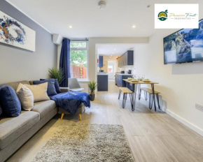 LOWest rate 6 Bedroom House 6 Bath in Coventry - City Centre with garden and FREE wi-fi- RRC
